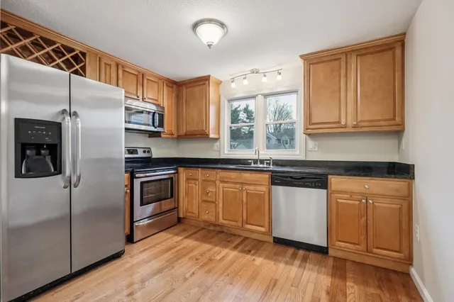 $239,900 | 24 Rushford Meade, Unit 24, Granby, CT 06035