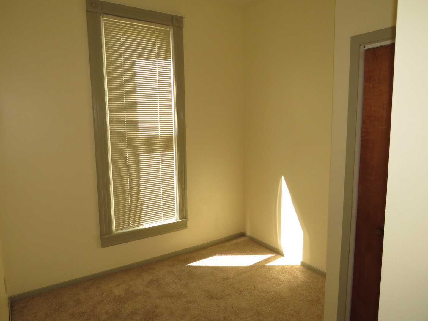 306 East Main Street, Unit B Ottawa, IL 61350 - Photo 14 of 15 a view of a room that has a window in it