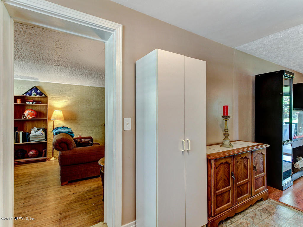 5138 Spring Glen Road Jacksonville, FL 32207 - Photo 18 of 29 5138 Spring Glen Rd-MLS_Size-018-19-Kitc