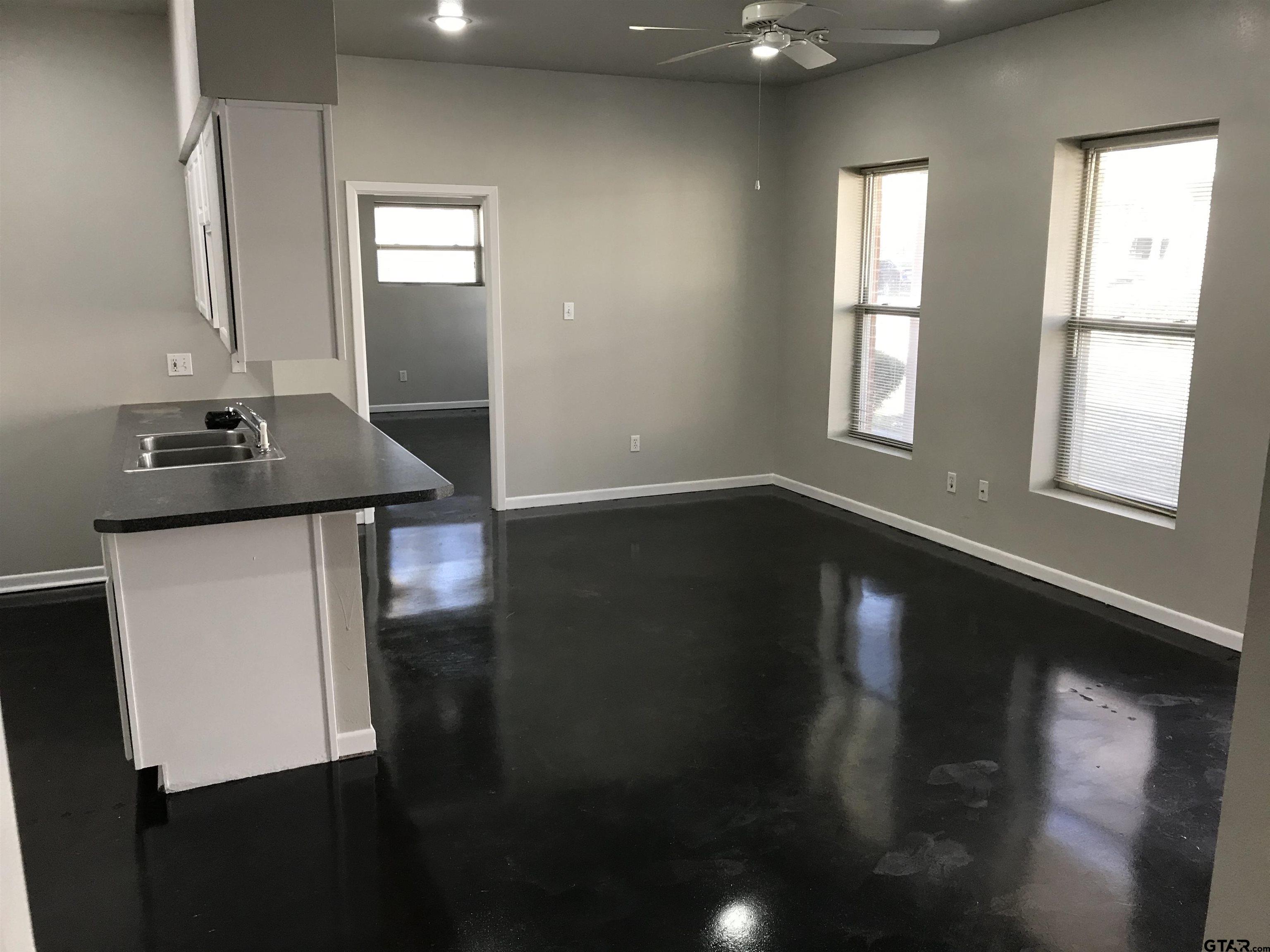 19040 FM 2493 Flint, TX 75762 - Photo 6 of 18 a view of a livingroom with furniture and window