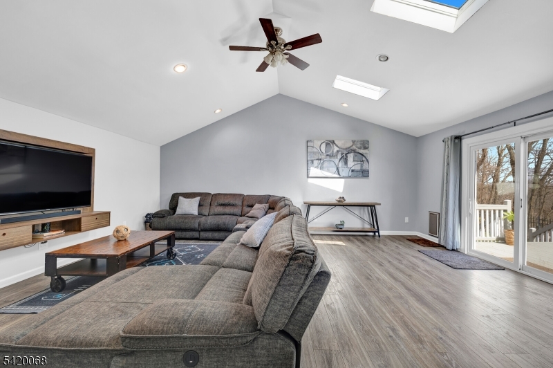 318 Daniel Street Dover, NJ 07801 - Photo 18 of 36