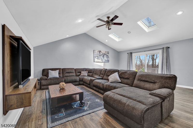 318 Daniel Street Dover, NJ 07801 - Photo 19 of 36
