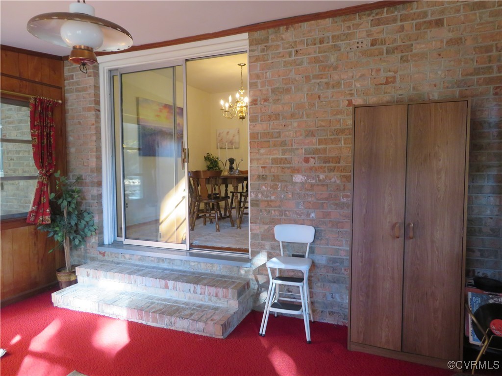 4612 Fairway Road Petersburg, VA 23803 - Photo 42 of 50 a room with furniture and a potted plant