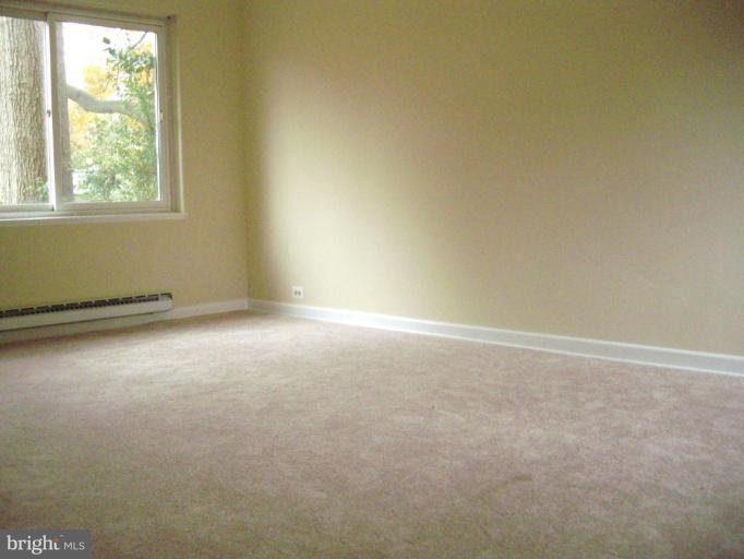 31 Ridge Road, Unit B Greenbelt, MD 20770 - Photo 5 of 7 Living Room