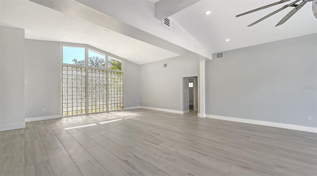 619 Buttonwood Drive Longboat Key, FL 34228 - Photo 21 of 70