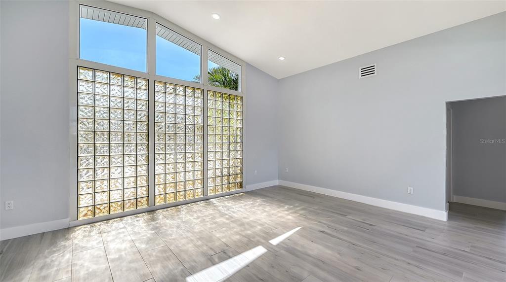 619 Buttonwood Drive Longboat Key, FL 34228 - Photo 22 of 70