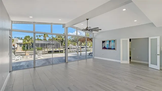 $1,575,000 | 619 Buttonwood Drive, Longboat Key, FL 34228