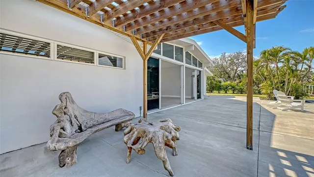 $1,575,000 | 619 Buttonwood Drive, Longboat Key, FL 34228