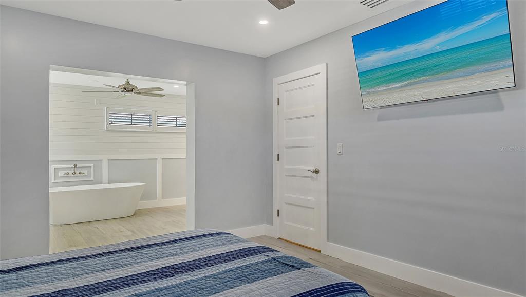 619 Buttonwood Drive Longboat Key, FL 34228 - Photo 36 of 70