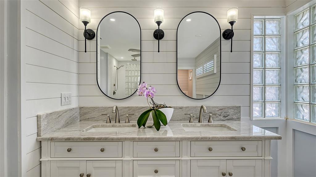 619 Buttonwood Drive Longboat Key, FL 34228 - Photo 39 of 70