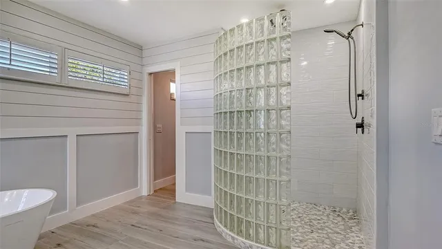 $1,575,000 | 619 Buttonwood Drive, Longboat Key, FL 34228