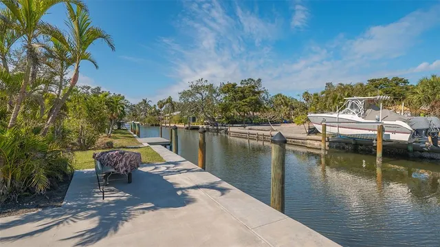 $1,575,000 | 619 Buttonwood Drive, Longboat Key, FL 34228