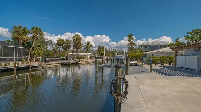 $1,575,000 | 619 Buttonwood Drive, Longboat Key, FL 34228