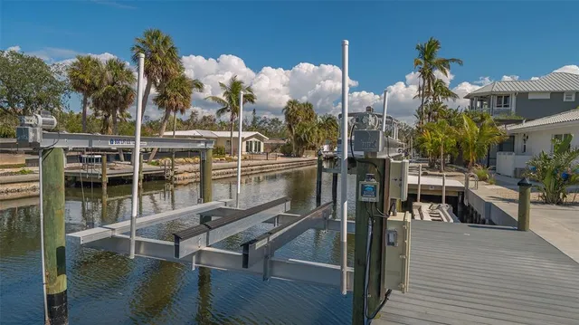 $1,575,000 | 619 Buttonwood Drive, Longboat Key, FL 34228