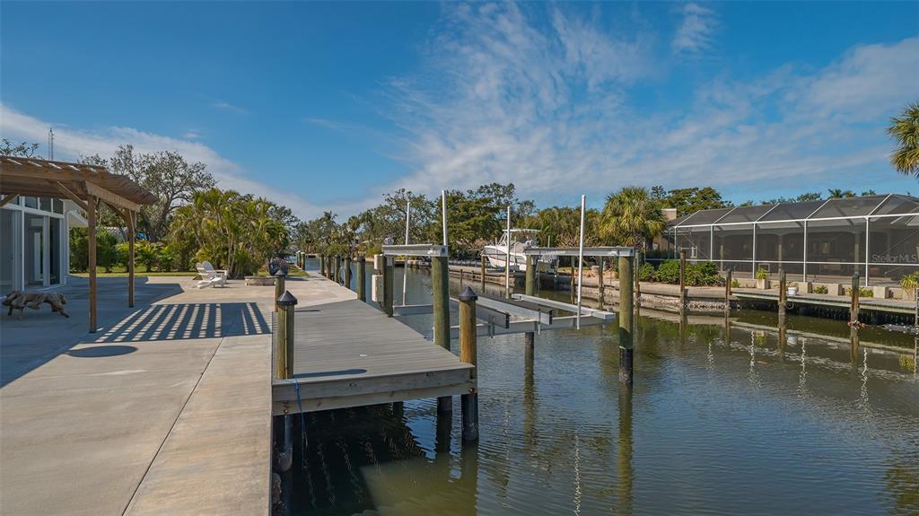 619 Buttonwood Drive Longboat Key, FL 34228 - Photo 53 of 70