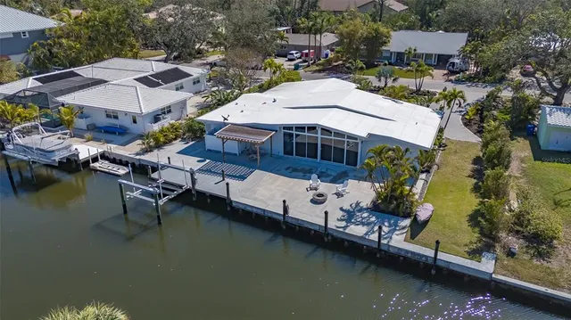 $1,575,000 | 619 Buttonwood Drive, Longboat Key, FL 34228