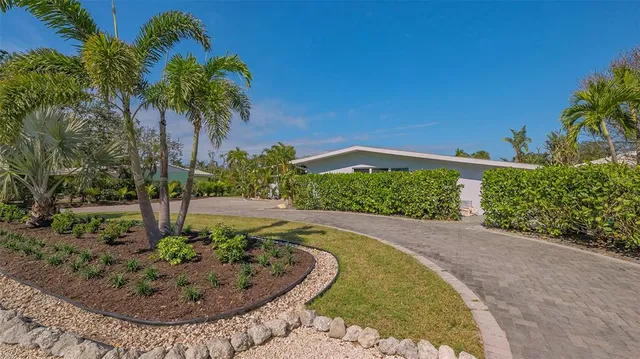 $1,575,000 | 619 Buttonwood Drive, Longboat Key, FL 34228