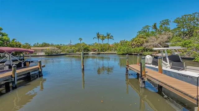 $1,575,000 | 619 Buttonwood Drive, Longboat Key, FL 34228