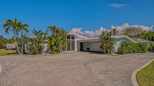 $1,575,000 | 619 Buttonwood Drive, Longboat Key, FL 34228