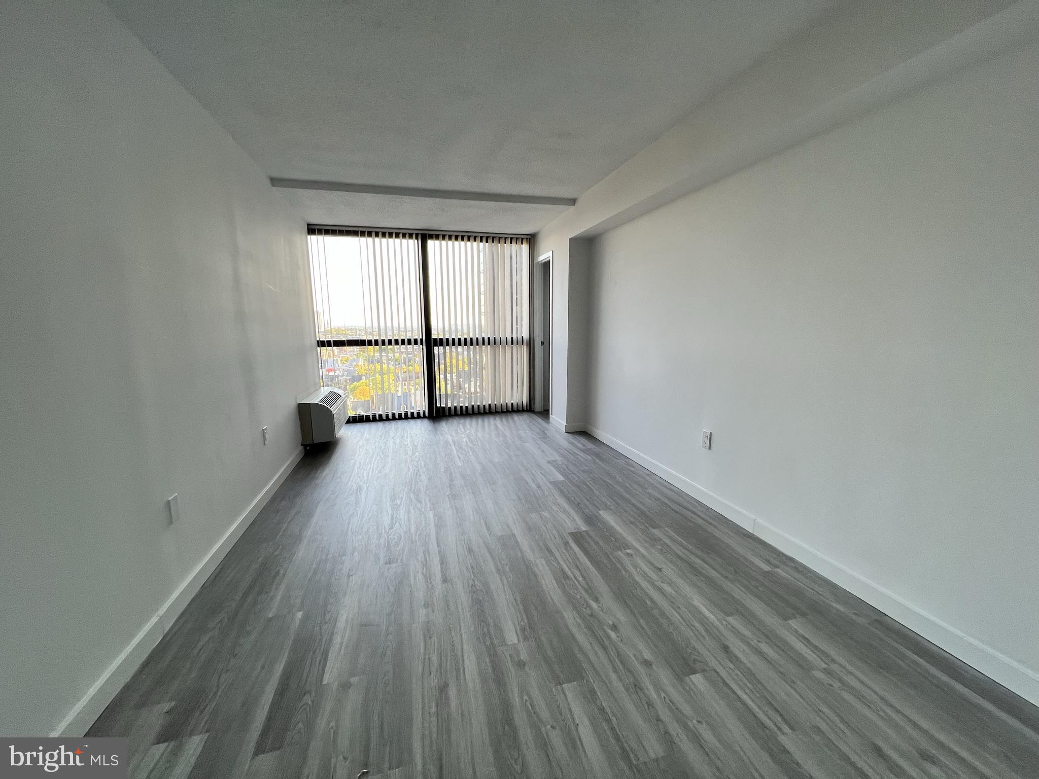 233 South 6th Street, Unit 1312B Philadelphia, PA 19106 - Photo 4 of 11