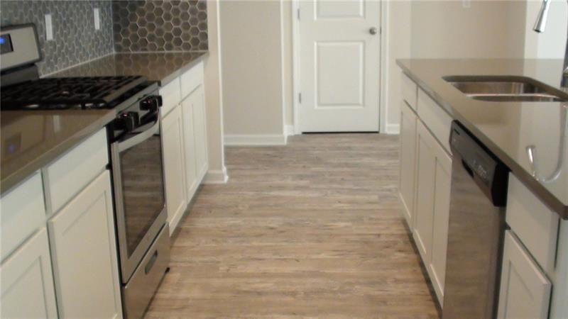 1174 Arrowlake Road Marietta, GA 30064 - Photo 19 of 39
