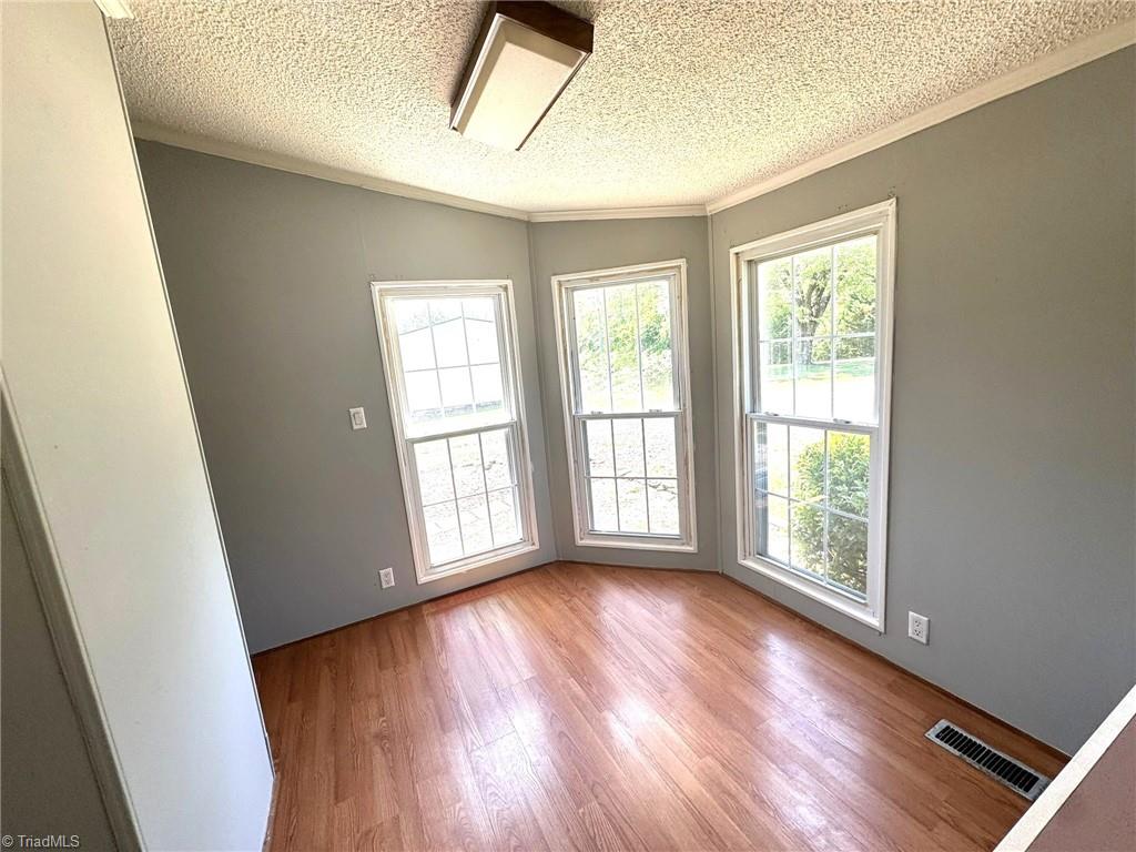 3028 Quaker Church Road Pinnacle, NC 27043 - Photo 11 of 33 Breakfast Nook