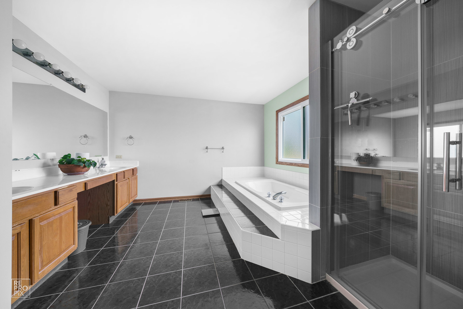 173 Ashcroft Drive Bolingbrook, IL 60490 - Photo 11 of 19