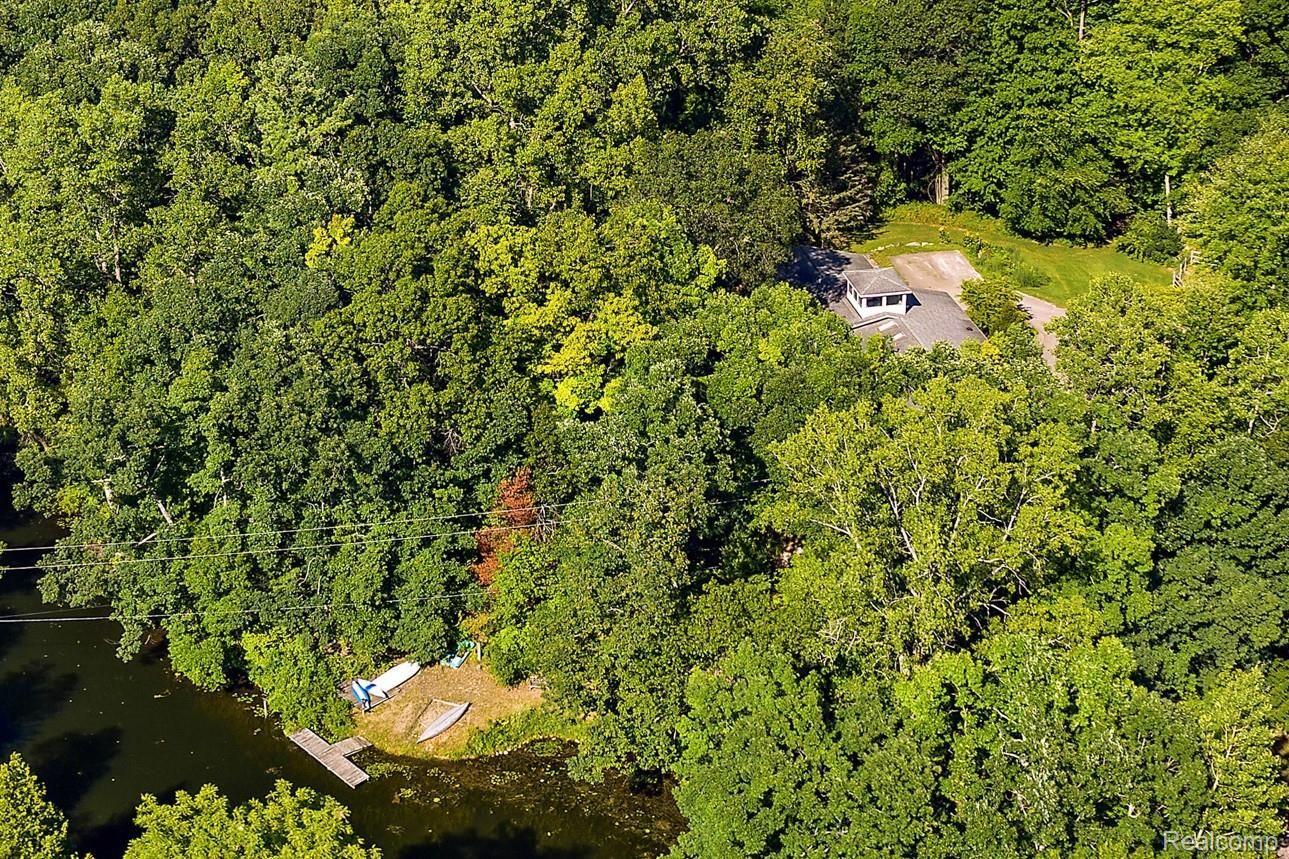 199 Ridgemont Road Oxford, MI 48370 - Photo 6 of 77 Home and beachfront