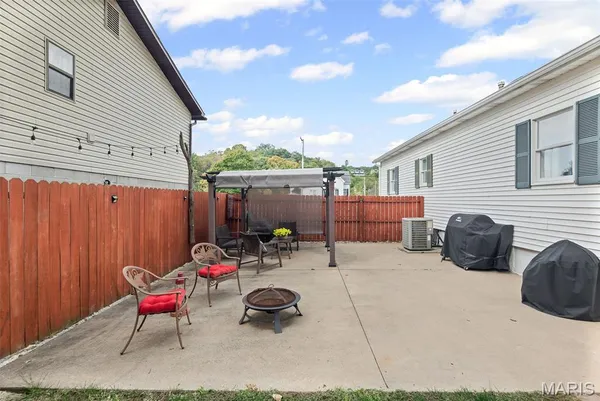 $311,000 | 119 North Market Street, Grafton, IL 62037