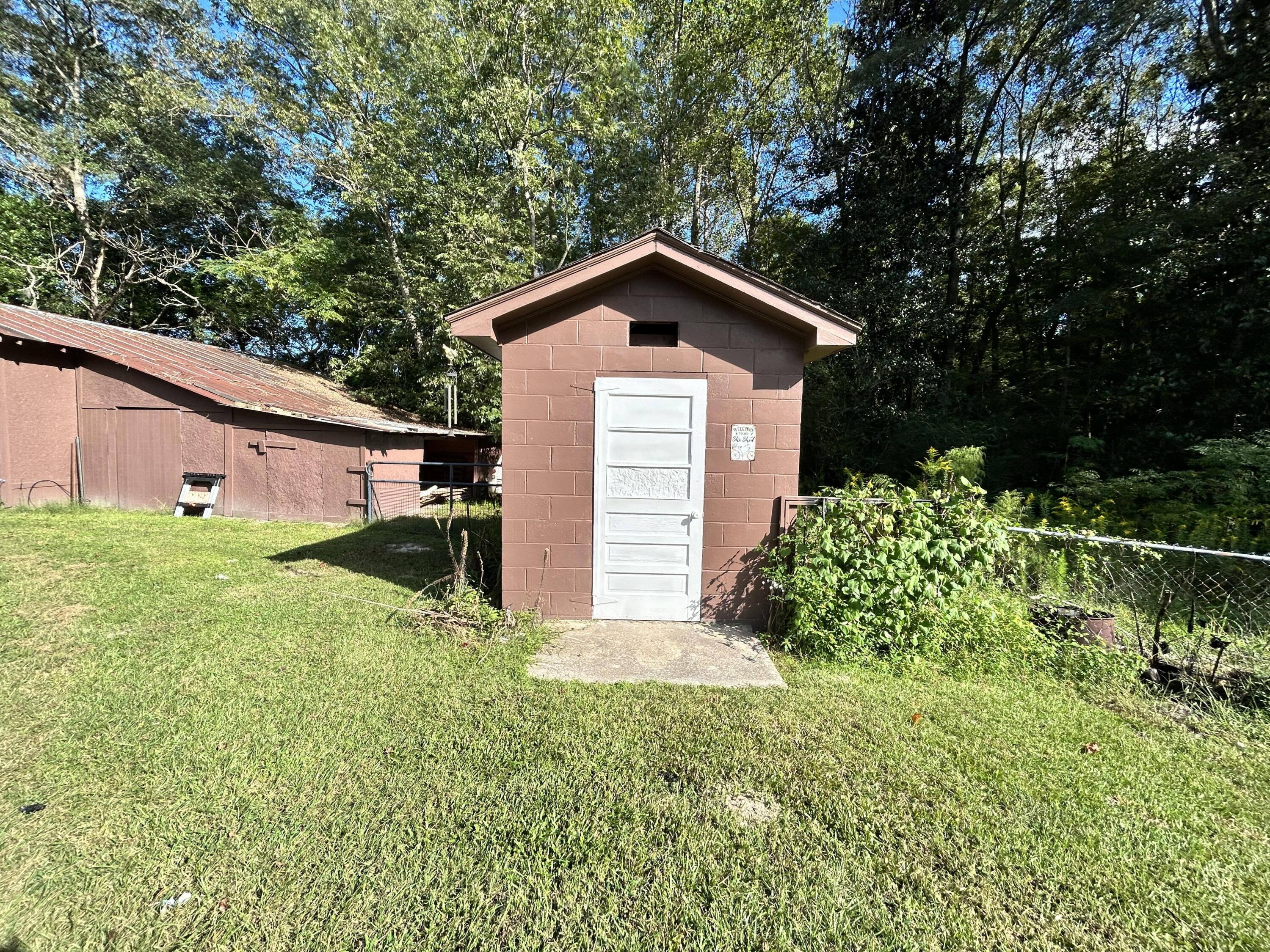 1108 Sidneys Road Walterboro, SC 29488 - Photo 42 of 46 She-Shed
