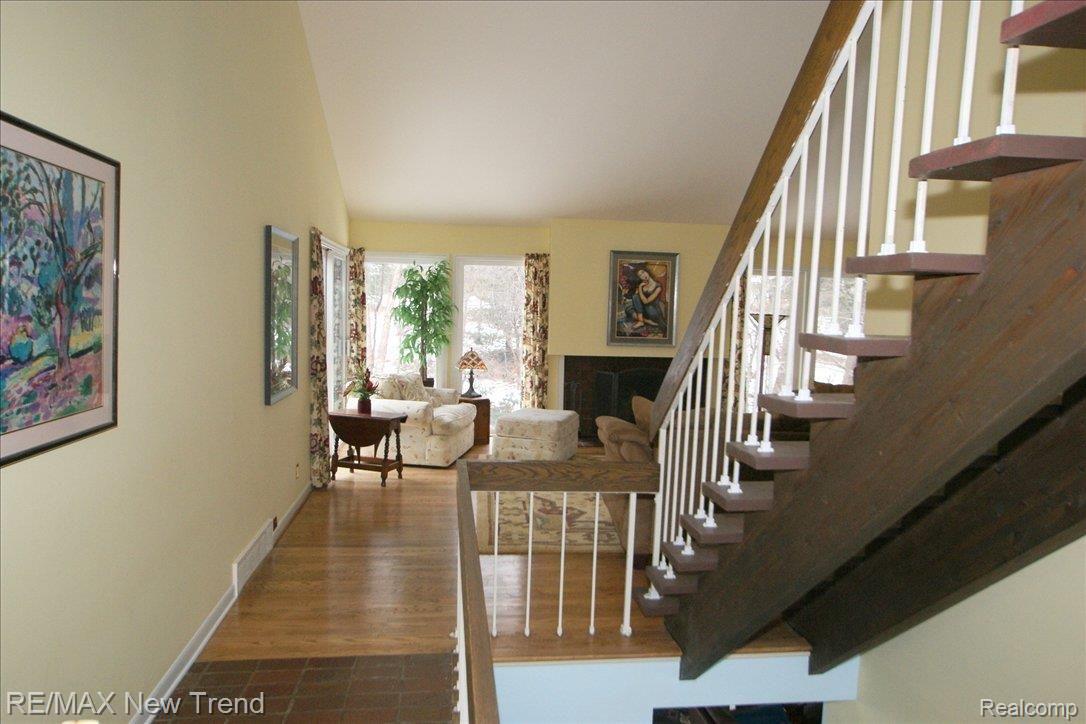 5200 Rector Court Bloomfield Hills, MI 48302 - Photo 3 of 25 View to Great Room from Foyer