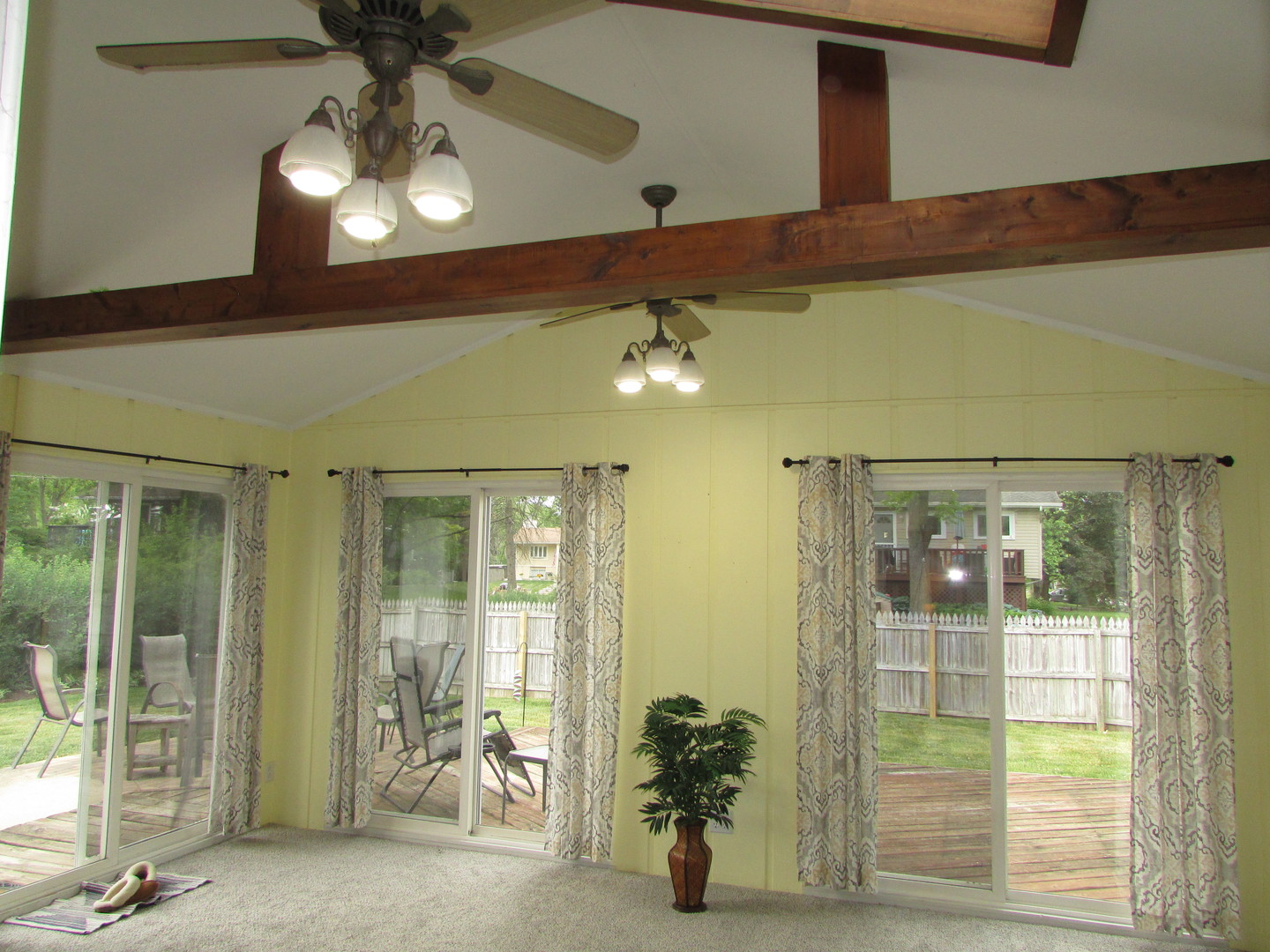 21W255 Canary Road Lombard, IL 60148 - Photo 17 of 32 a view of a lobby with furniture and floor to ceiling window
