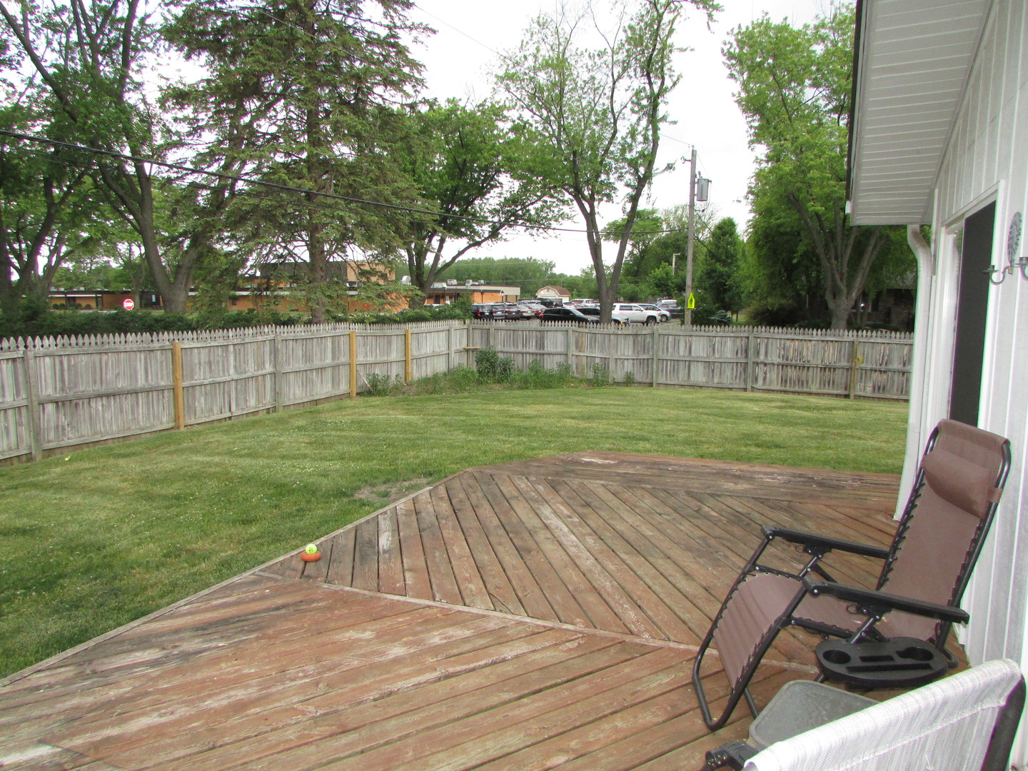 21W255 Canary Road Lombard, IL 60148 - Photo 30 of 32 a view of a backyard with sitting area