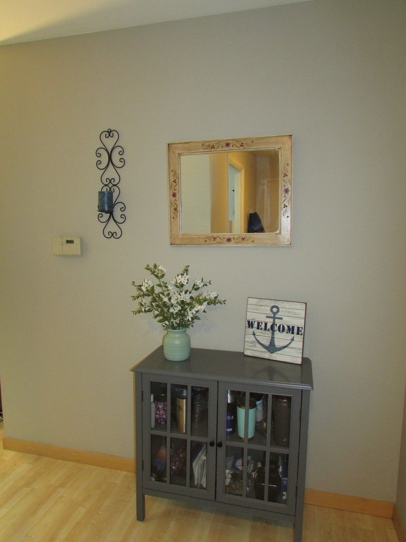 21W255 Canary Road Lombard, IL 60148 - Photo 3 of 32 a view of livingroom with furniture