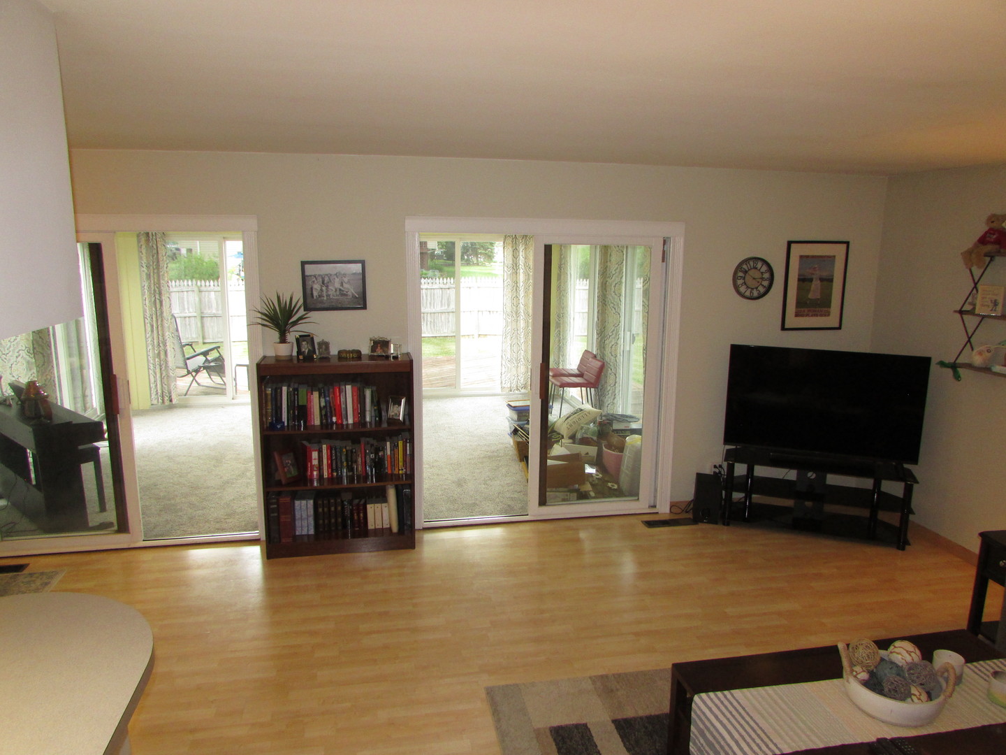 21W255 Canary Road Lombard, IL 60148 - Photo 6 of 32 a view of kitchen with furniture and large window