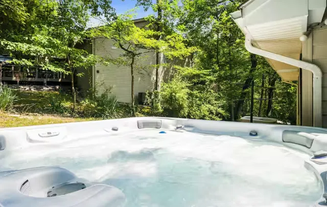 $589,900 | 2964 Hopkins Drive, McGaheysville, VA 22840