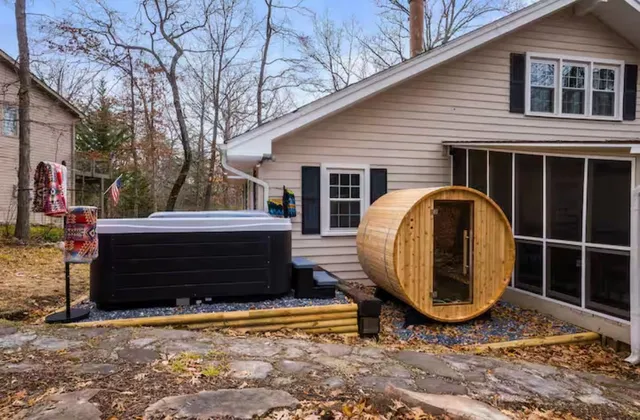 $589,900 | 2964 Hopkins Drive, McGaheysville, VA 22840