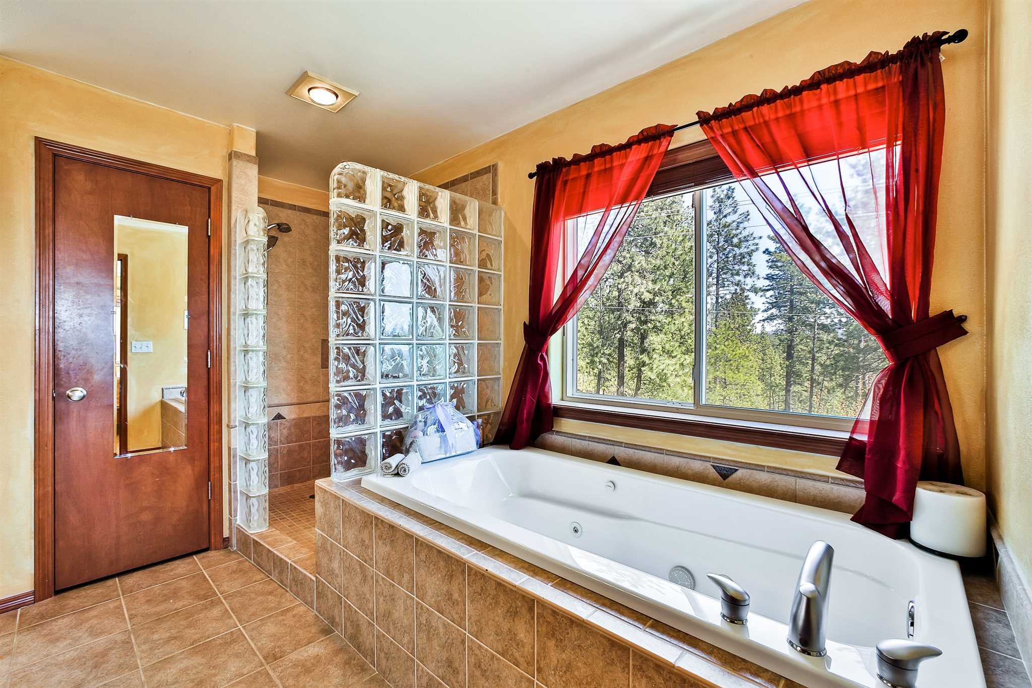 5908 Vista Ridge Lane Spokane, WA 99217 - Photo 17 of 40 Gallery Image 17