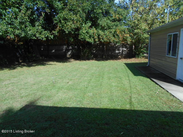 3309 Sumner Road Louisville, KY 40218 - Photo 10 of 13 DSCN5709