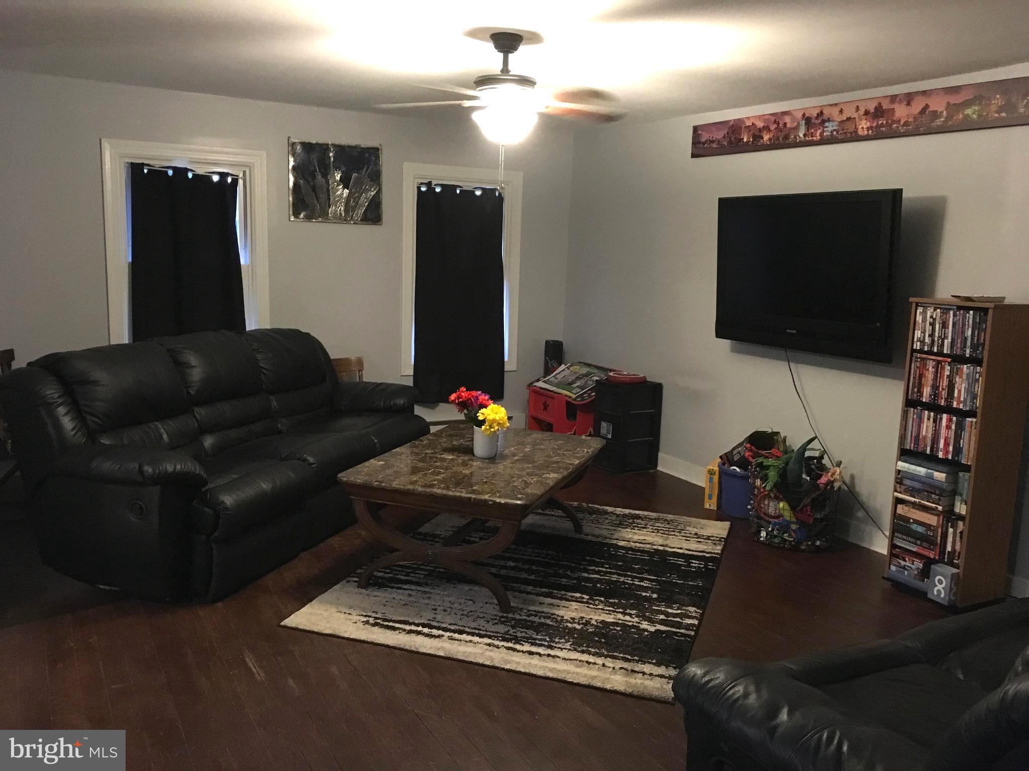 309 Broad Street Crumpton, MD 21628 - Photo 6 of 21 Living Room