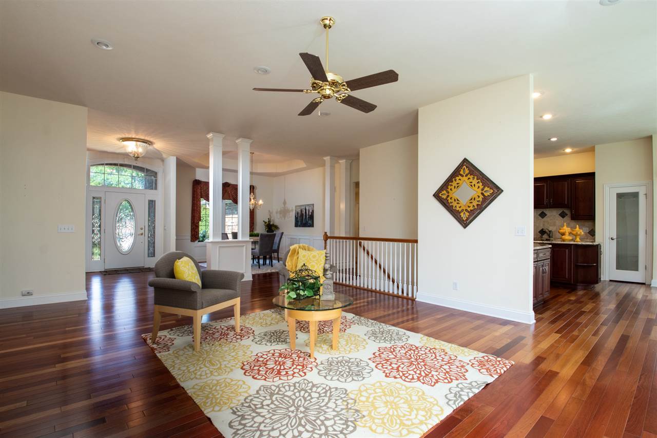 643 Roxbury Road Rockford, IL 61107 - Photo 6 of 25 a living room with furniture and wooden floor