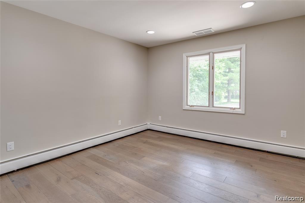 587 East Long Lake Road Bloomfield Hills, MI 48304 - Photo 12 of 27