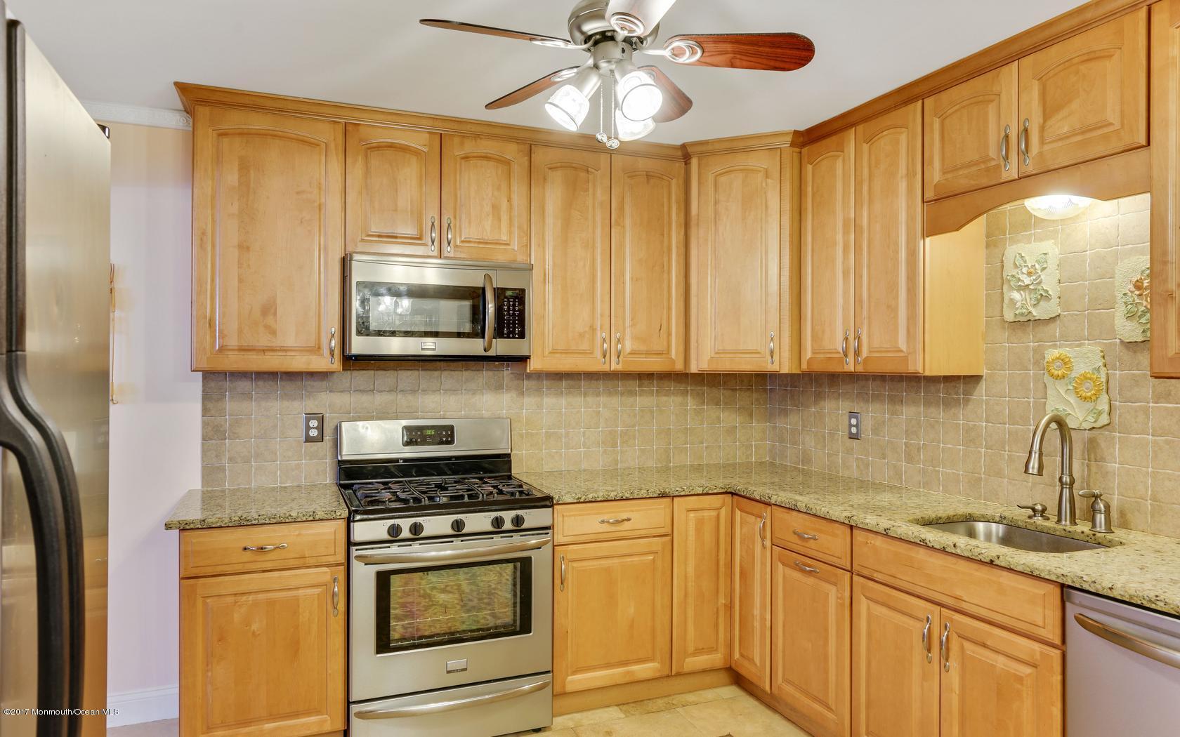 392 Leesville Road Jackson, NJ 08527 - Photo 11 of 24 18