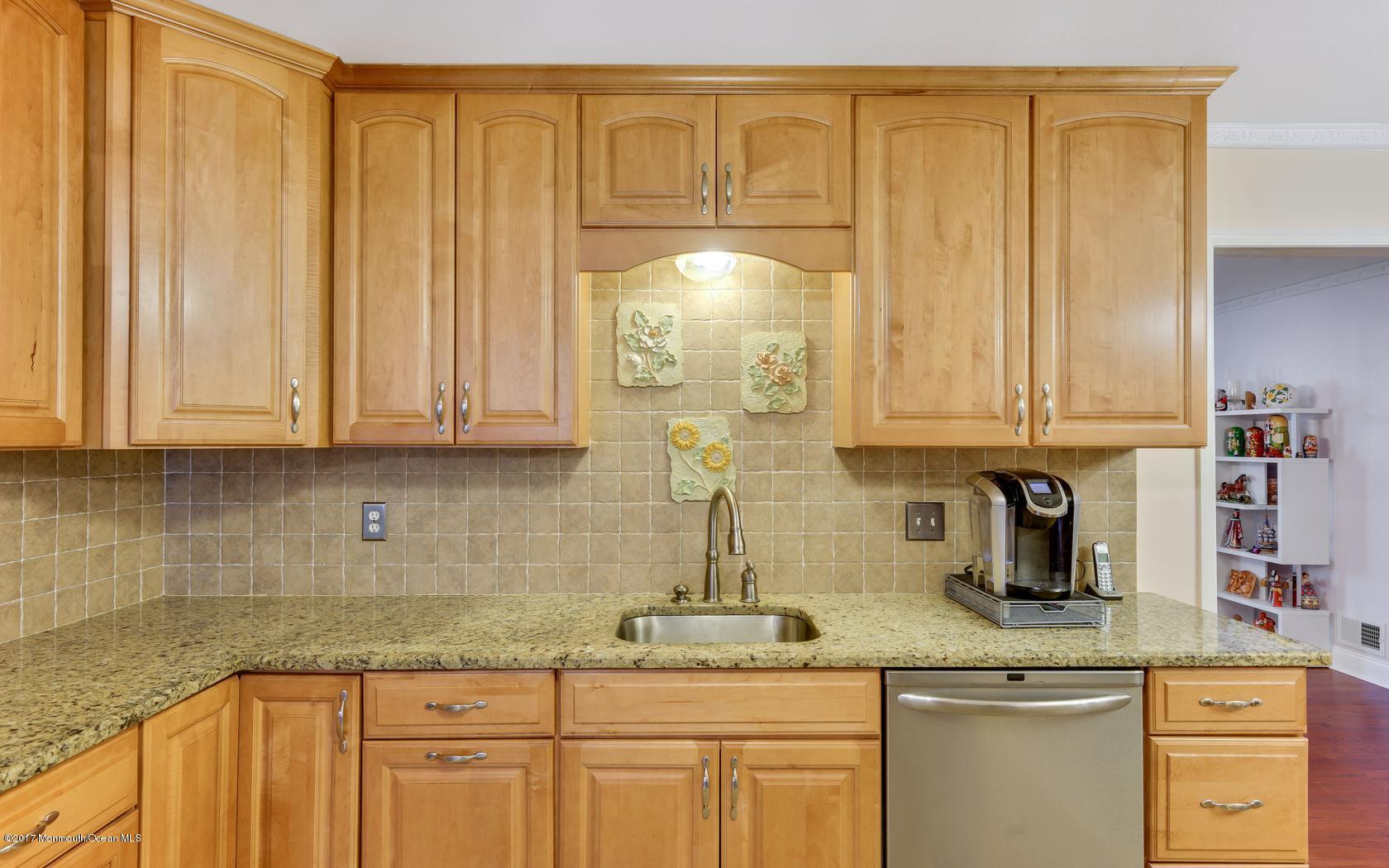 392 Leesville Road Jackson, NJ 08527 - Photo 8 of 24 15