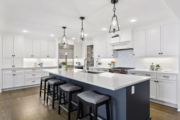 $1,795,000 | 222 Ferndale Road South, Unit 304, Wayzata, MN 55391