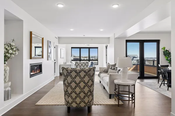 $1,795,000 | 222 Ferndale Road South, Unit 304, Wayzata, MN 55391