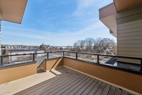 $1,795,000 | 222 Ferndale Road South, Unit 304, Wayzata, MN 55391