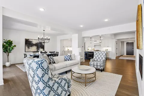 $1,795,000 | 222 Ferndale Road South, Unit 304, Wayzata, MN 55391