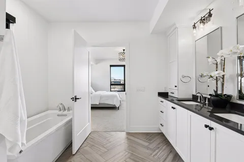 $1,795,000 | 222 Ferndale Road South, Unit 304, Wayzata, MN 55391