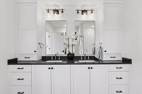 $1,795,000 | 222 Ferndale Road South, Unit 304, Wayzata, MN 55391